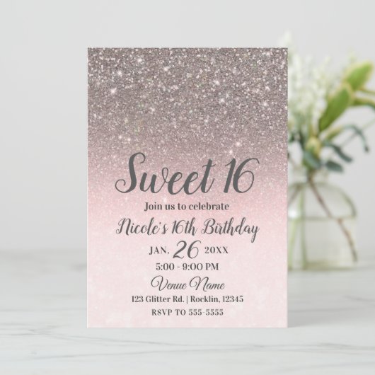 Silver & Blush Pink Glitzer Sparkle Glam Sweet 16 Einladung (Stehend Vorderseite)
