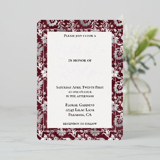 Silver Burgundy Red Floral Brautparty Folieneinladung (Stehend vorne)