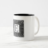 Silver Celtic "E" Monogram Zweifarbige Tasse (VorderseiteRechts)