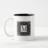 Silver Celtic "M" Monogram Zweifarbige Tasse (Links)