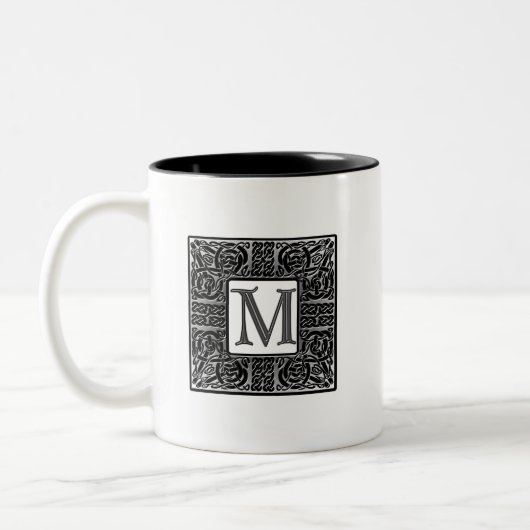 Silver Celtic "M" Monogram Zweifarbige Tasse (Links)