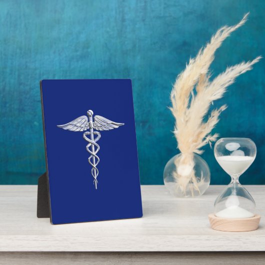 Silver Chrome Caduceus Medical Symbol auf Navy Blu Fotoplatte (Seite)