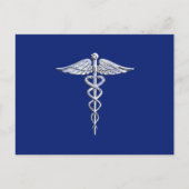 Silver Chrome Caduceus Medical Symbol auf Navy Blu Postkarte (Vorderseite)