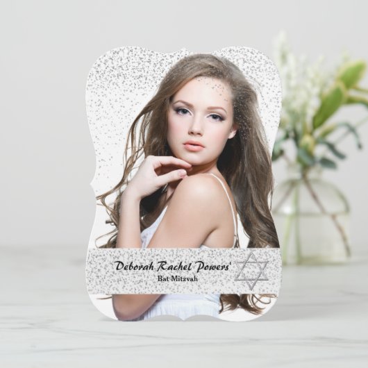 Silver Confetti Bat Mitzvah Einladung (Stehend Vorderseite)