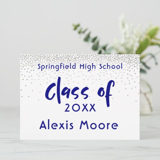 Silver Confetti, Navy Typografy Grad Ankündigung (Stehend Vorderseite)