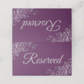 Silver Curls Elegant Plum Lila Hochzeit vorbehalte Platzkarte (Außenseite Aufgefaltet)