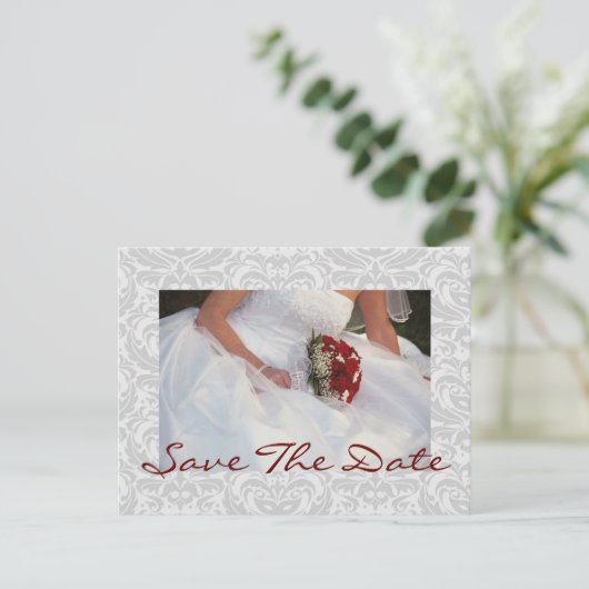 Silver Damask Rose Bouquet Save the Date Postkarte (Stehend Vorderseite)