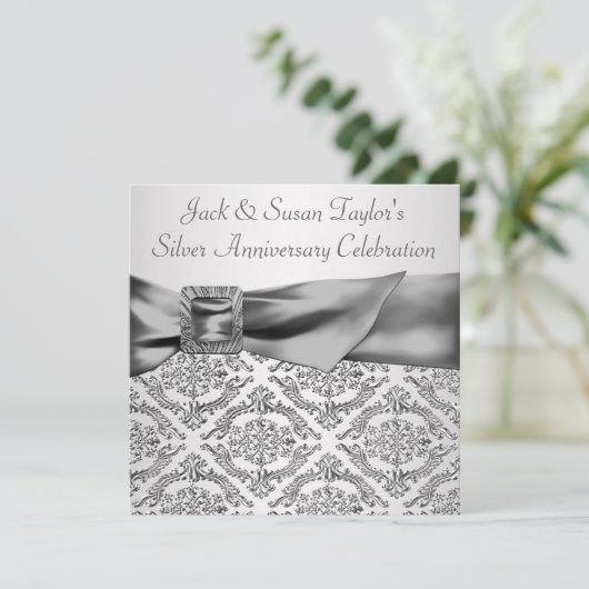 Silver Damask Silver 25-jähriges Party Einladung (Stehend Vorderseite)