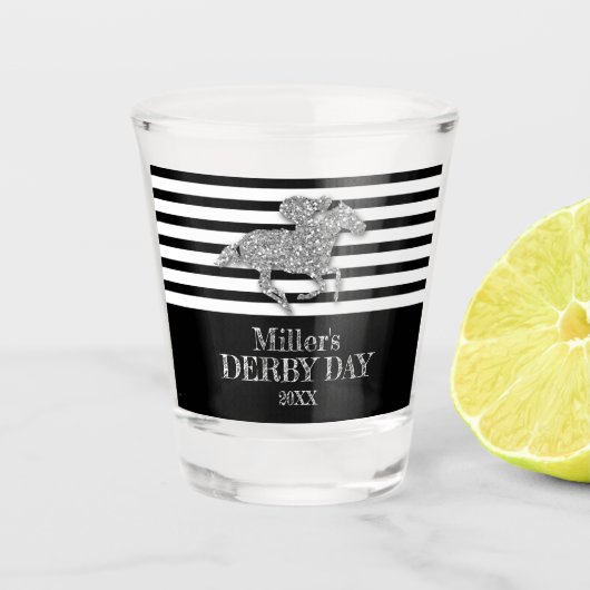 Silver Derby Day Racehorse Schwarz-weiße Streifen Schnapsglas (Vorderseite)