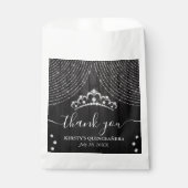 Silver Diamond Tiara auf Schwarzwald Quinceanera Geschenktütchen (Vorderseite)