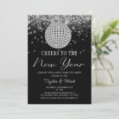 Silver Disco Ball Cheers Silvester Party Einladung (Stehend Vorderseite)