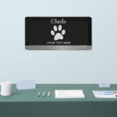 Silver Dog Paw auf schwarzem Hintergrund Banner (Messe)