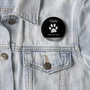 Silver Dog Paw auf schwarzem Hintergrund Button