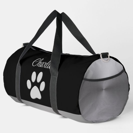 Silver Dog Paw auf schwarzem Hintergrund Duffle Bag (Rechte Ecke)