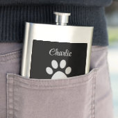 Silver Dog Paw auf schwarzem Hintergrund Flachmann (Beispiel)