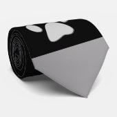 Silver Dog Paw auf schwarzem Hintergrund Krawatte (Gerollt)