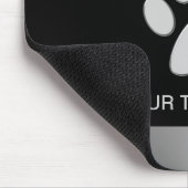 Silver Dog Paw auf schwarzem Hintergrund Mousepad (Ecke)