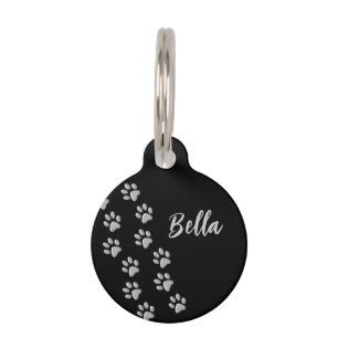 Silver Dog Paws Schwarzer Hintergrund Print Patter Haustiermarke