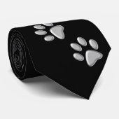 Silver Dog Paws Schwarzer Hintergrund Print Patter Krawatte (Gerollt)