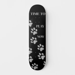 Silver Dog Paws Schwarzer Hintergrund Print Patter Skateboard