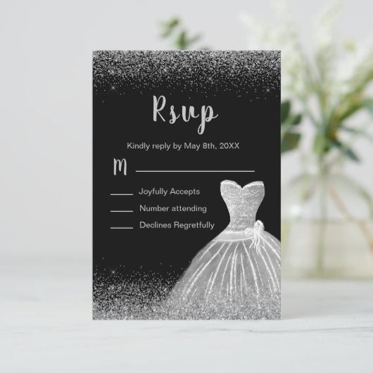 Silver Dress Faux Glitter Sweet 16 RSVP Karte (Stehend Vorderseite)