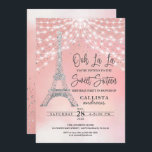 Silver Eiffel Tower Glitzer Lights Sweet 16 Einladung<br><div class="desc">Diese mädchenhafte und glamouröse 16 . Geburtstag Paris-Geburtstagsfeier lädt zum günstigen Mädel ein. Es verfügt über weiße helle, helle Ständer, die auf Imitaten gedruckt funkelnd Glitzer Konfetti und Eiffelturm auf einem Prinzessin rosa und rot rosa abstrakten Hintergrund. Es ist hübsch, elegant, modern, trendig und cool, das perfekte Design für den...</div>