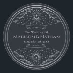 Silver Elegant Tarot Wedding Classic Round Sticker<br><div class="desc">Elegantes und modernes Hochzeitsdesign inspiriert durch eine Tarot-Karte. Design ist keine echte Folie. Sie können dies durch einen Klick auf "PERSONALISIEREN" weiter anpassen. Matching Items in unserem Shop für ein komplettes Party Thema. Für weitere Fragen wenden Sie sich bitte an ThePaperieGarden@gmail.com</div>