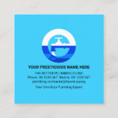 Silver Faucet-Pipeline in blauen Grunge-Gewässern Quadratische Visitenkarte (Rückseite)