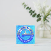 Silver Faucet-Pipeline in blauen Grunge-Gewässern Quadratische Visitenkarte (Stehend Vorderseite)