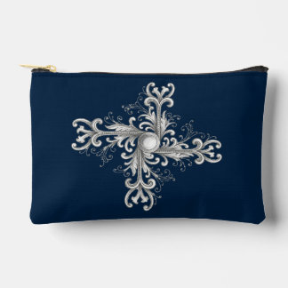 Silver Filigree Pearl Quatrefoil Zubehörtasche