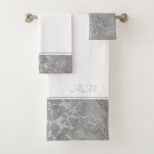 Silver Floral Damask Badhandtuch Set (Insitu)