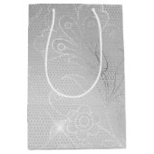 Silver Floral Lace Wedding Mittlere Geschenktüte (Vorderseite)