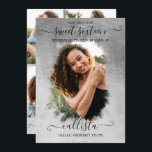 Silver Foil Halo Foto Collage Sweet 16 Einladung<br><div class="desc">Diese hübsche und gürmische 16 . Geburtstag Geburtstagsparty Foto Collage Einladung ist perfekt für das trendige und stilvolle Mädchen. Es verfügt über ein Imitat, das silberne Folie mit Pinselstrichhalo auf einem großen Foto gedruckt hat, und eine elegante handgeschriebene Schrift-Typografie. Auf der Rückseite sind vier weitere individuell anpassbare Bilder und die...</div>
