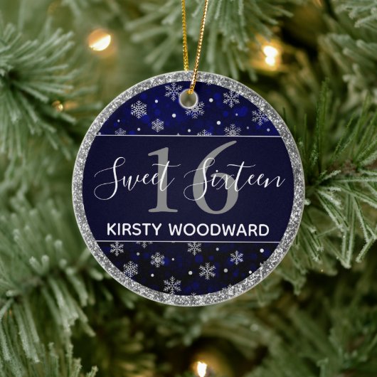 Silver Foil Snowflakes & Blue Bokeh Sweet 16 Keramik Ornament (Baum)