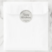 Silver Foil und Gray Script Frohe Weihnachten Runder Aufkleber (Tasche)
