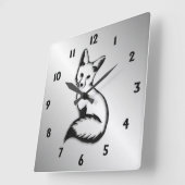 Silver Fox Black Numbers Quadratische Wanduhr (Winkel)