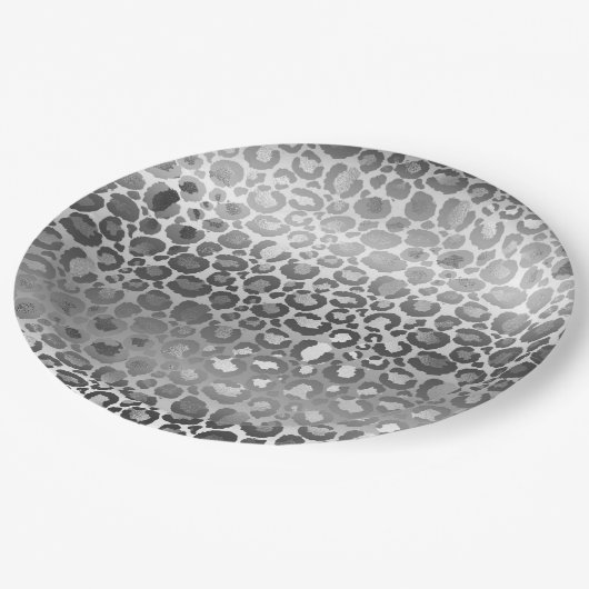 Silver Glam Leopard Animal Print Pappteller (Schrägansicht)