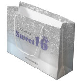 Silver Glitter Bokeh Sweet 16 Crown Große Geschenktüte (Vorderseite Schrägansicht)