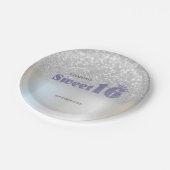 Silver Glitter Bokeh Sweet 16 Crown Pappteller (Schrägansicht)