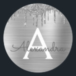 Silver Glitter Brushed Metal Monogram Name Runder Aufkleber<br><div class="desc">Silber-Imitate belichten metallische Sparkle-Glitzer Markierungen für Metallmonogramm und Aufkleber für das Party mit dem Anfangsbuchstaben. Das macht den perfekten 16 Geburtstag,  Hochzeit,  Brautparty,  Jubiläum,  Babydusche oder Junggeselinnen-Abschied Geschenk für jemanden,  der Lieben glamourösen Luxus und schicke Stile.</div>