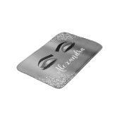 Silver Glitter Sparkle Eyelashes Monogram Badematte (Schrägansicht)