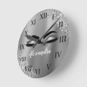 Silver Glitter Sparkle Eyelashes Monogram Runde Wanduhr (Winkel)