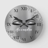 Silver Glitter Sparkle Eyelashes Monogram Runde Wanduhr (Vorderseite)