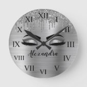 Silver Glitter Sparkle Eyelashes Monogram Runde Wanduhr (Vorderseite)
