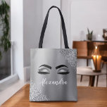 Silver Glitter Sparkle Eyelashes Monogram Tasche<br><div class="desc">Silver Imitats Foil Metallic Sparkle Glitzer Brushed Metal Monogram Name and Initial Eyelashes (Lashes),  Eyelash Extensions and Eyes Blush Pink Makeup Bag. Das Kissen ist das perfekte Geschenk zum 16. Geburtstag,  Hochzeit,  Brautparty,  Jubiläum,  Babydusche oder Junggeselinnen-Abschied für jemanden,  der sein Zimmer im trendigen coolen Stil dekoriert.</div>
