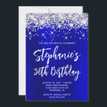 Silver Glitzer Blue Satin Bold 30. Geburtstag Einladung<br><div class="desc">Ein modernes, glamouröses handgeschriebenes Skript, das zum 30. Geburtstag einlädt. Sie können diese Einladung für eine weitere Meilenstein Geburtstagsfeier anpassen. Die digitale Kunst bietet Imitate funkelnd silbernen Glitzer mit extra Glitzern gegen ein dunkelkönigsblaues Satin Ober-Folie Digital-Kunst Grafik Bild. Alle glänzenden Elemente dieses modernen mädchenhaften Designs sind digitale Grafiken, die wie...</div>