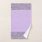 Silver Glitzer Feathers on Lavender Monogram Badhandtuch Set (Handtuch)