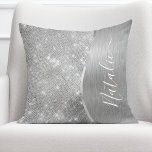 Silver Glitzer Glam Bling Personalisiert Metallic Kissen<br><div class="desc">Dieses silber gebürstete Metall und glamouröse Imitate Glitzer gemustert werfen Kissen mit Ihrem eigenen individuelle Name leicht personalisieren.</div>