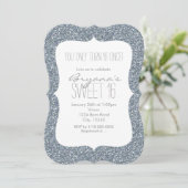 Silver Glitzer Glam Sweet 16 Einladungen zum Gebur (Stehend Vorderseite)