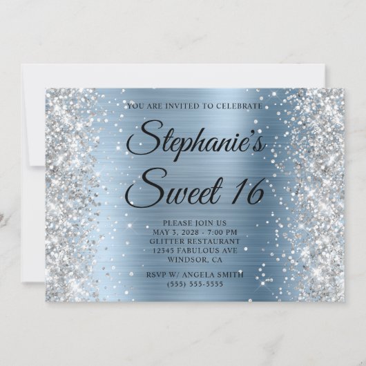 Silver Glitzer Light Blue Monogram Sweet 16 Einladung (Vorderseite)